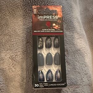 imPRESS Press-On Manicure Black & Galaxy Glow Set